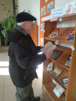 В библиотеке с. Каменный Брод оформлена книжная выставка «С русскими защитниками – через века!»