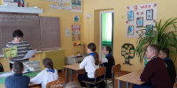 Библиотекарь с. Дмитриевка для учащихся школы провела патриотический час «Специальная военная операция — путь к свободе и миру» - Иссинский район