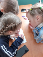 Культорганизатор Центрального районного Дома культуры провела развлекательную программу «Смейтесь больше»